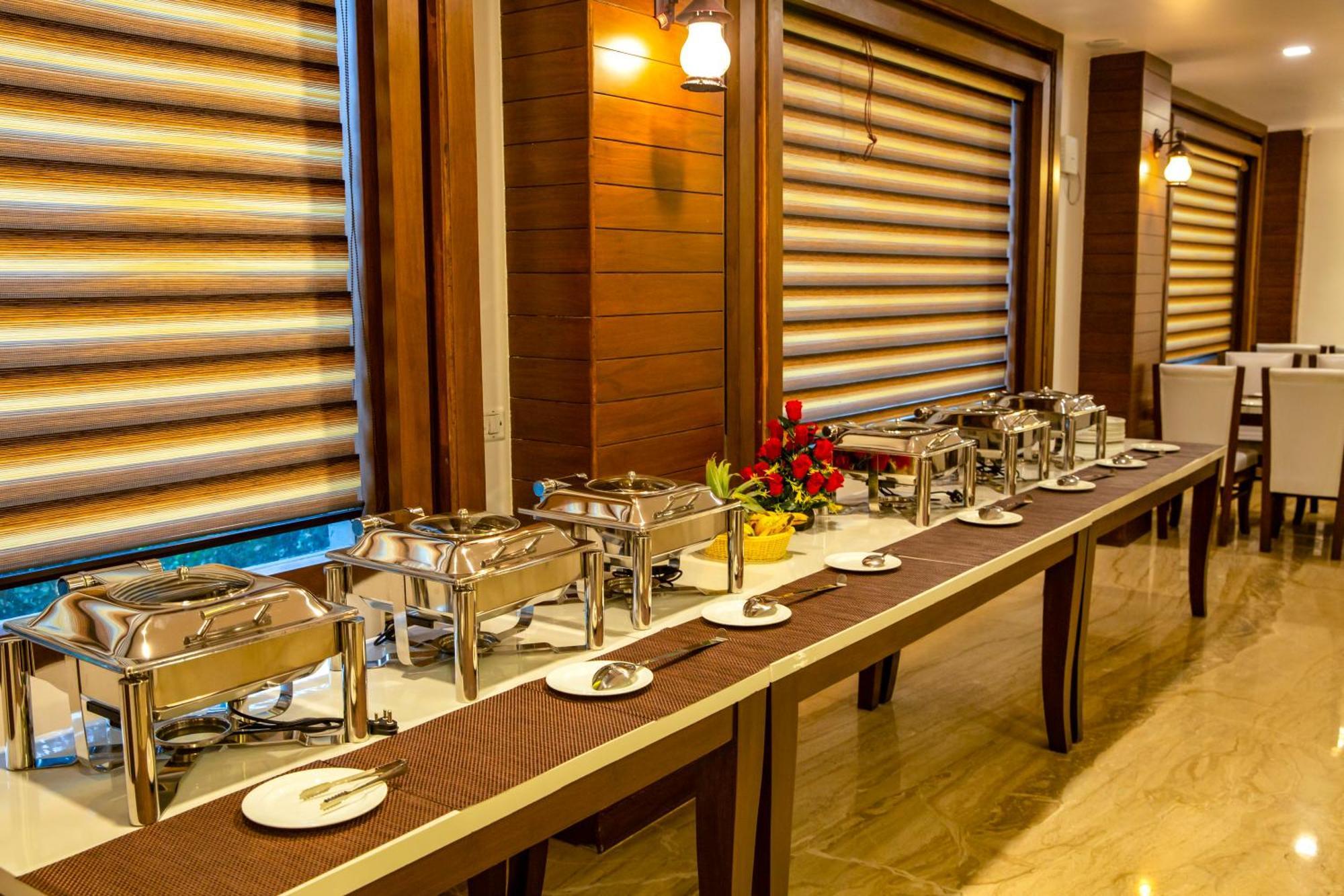 Spree Hotel Agra - Walking Distance To Tajmahal Zewnętrze zdjęcie