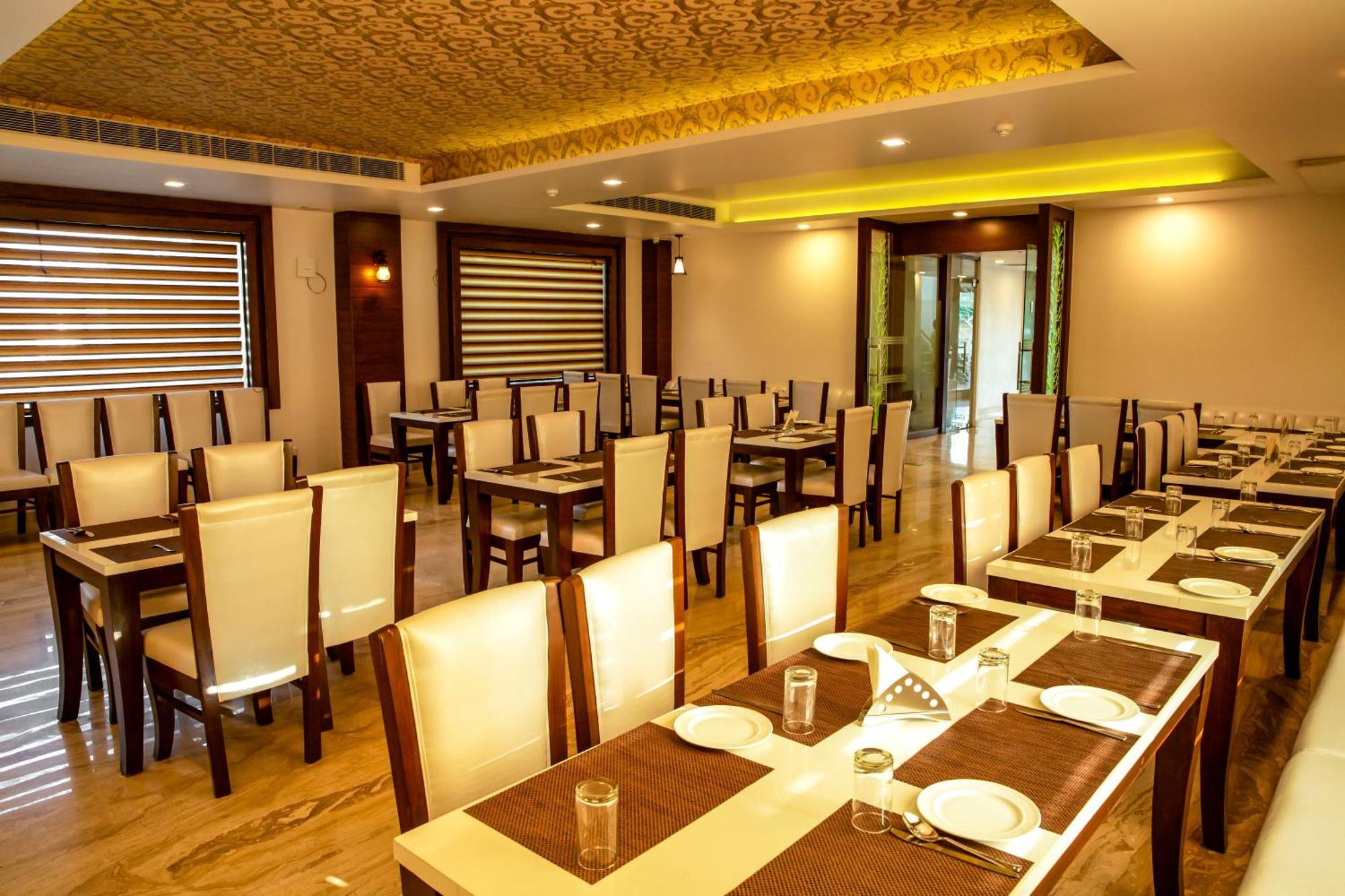 Spree Hotel Agra - Walking Distance To Tajmahal Zewnętrze zdjęcie