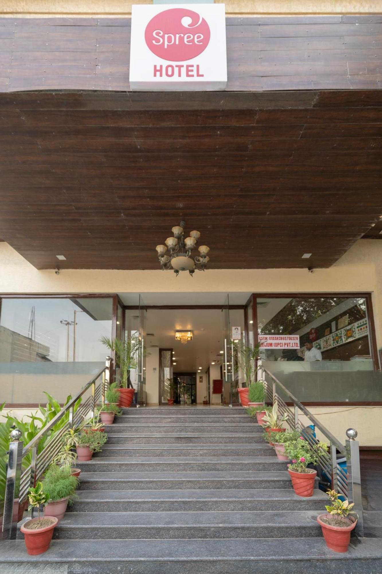 Spree Hotel Agra - Walking Distance To Tajmahal Zewnętrze zdjęcie