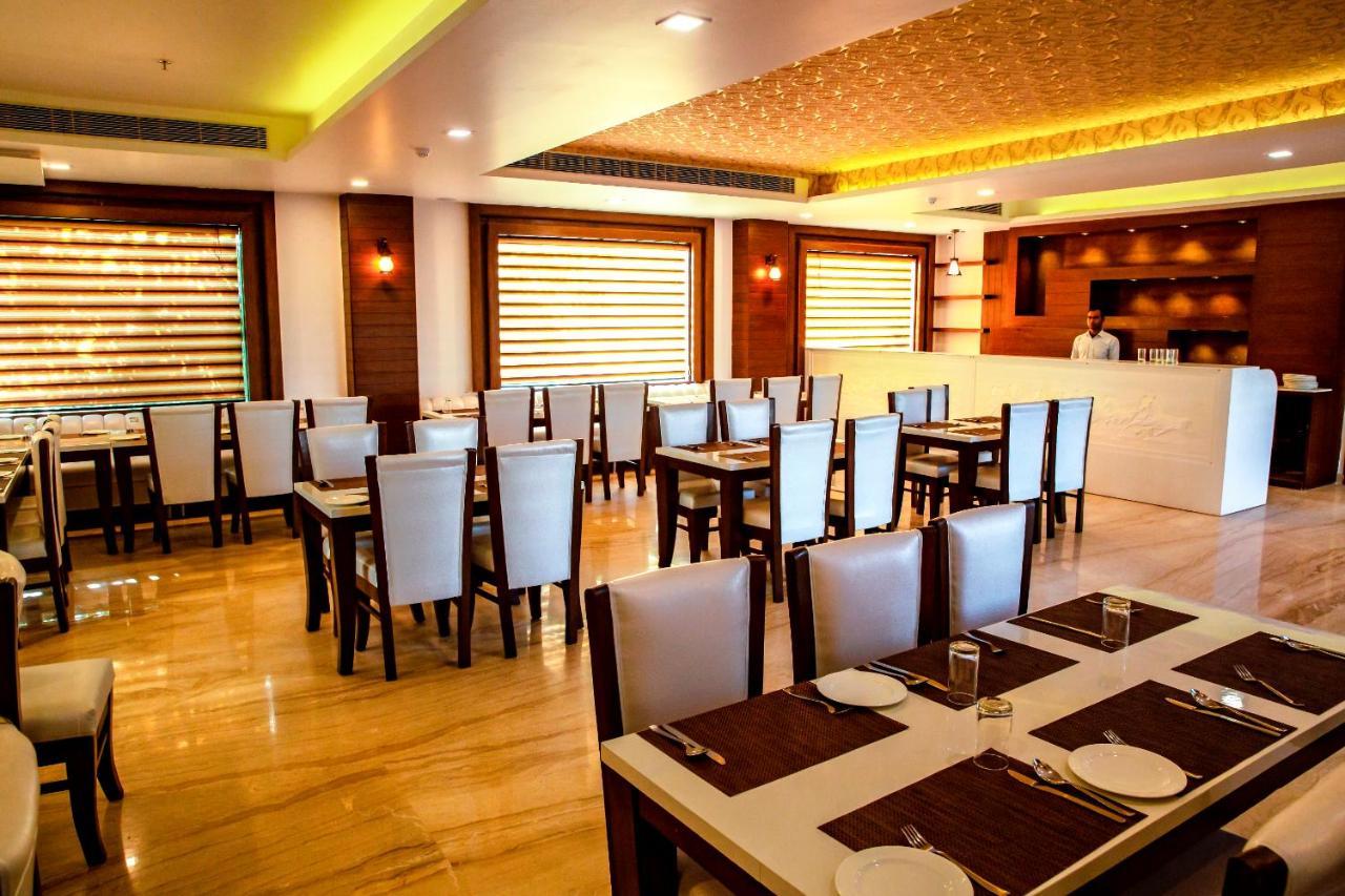 Spree Hotel Agra - Walking Distance To Tajmahal Zewnętrze zdjęcie