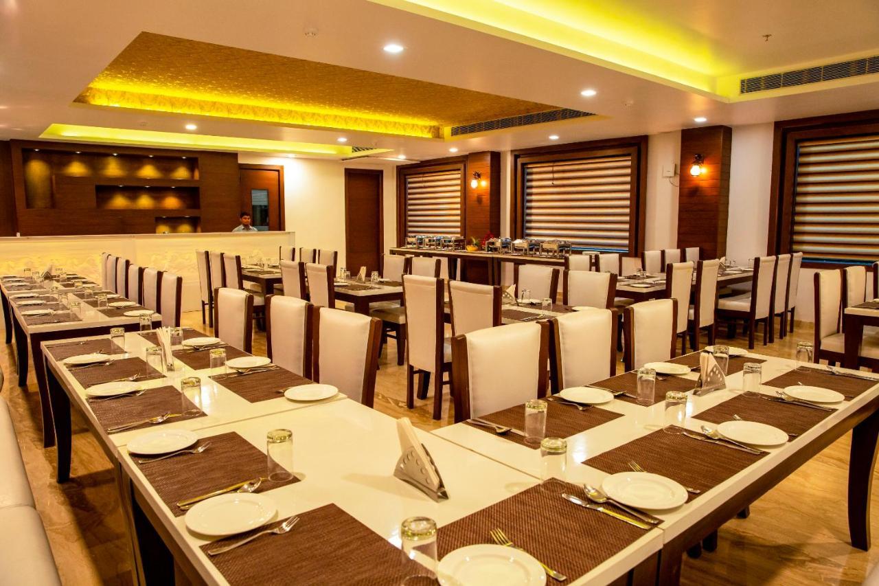 Spree Hotel Agra - Walking Distance To Tajmahal Zewnętrze zdjęcie